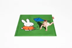 Flying Carpet x Miffy Miffy Spielteppich, grün, 180x140 cm